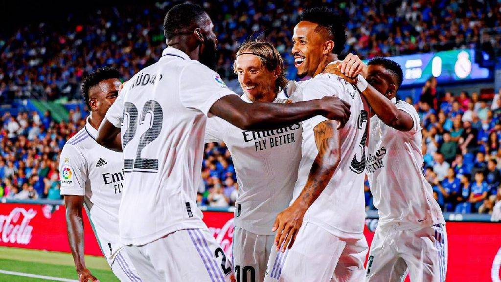 皇马全队发威，客场大胜巴伦西亚