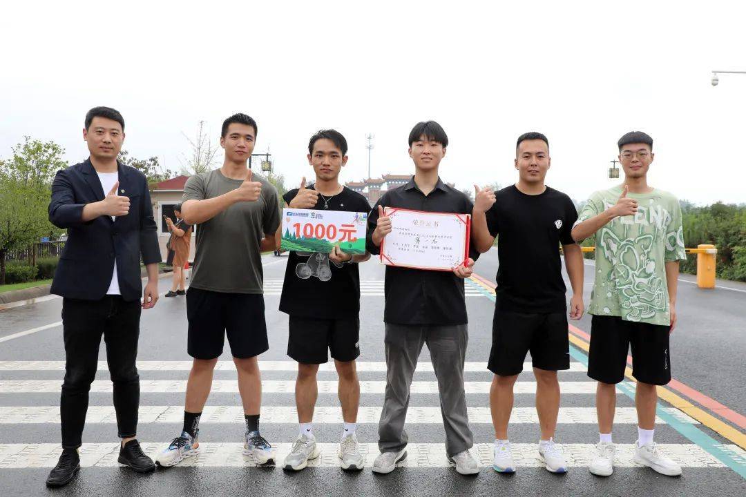 斗志昂扬！球员们将在今晚的比赛中全力以赴