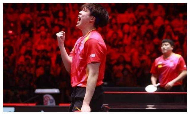 埃瓦尔替补队员备战备战下场比赛 埃瓦尔替补队员备战备战下场比赛