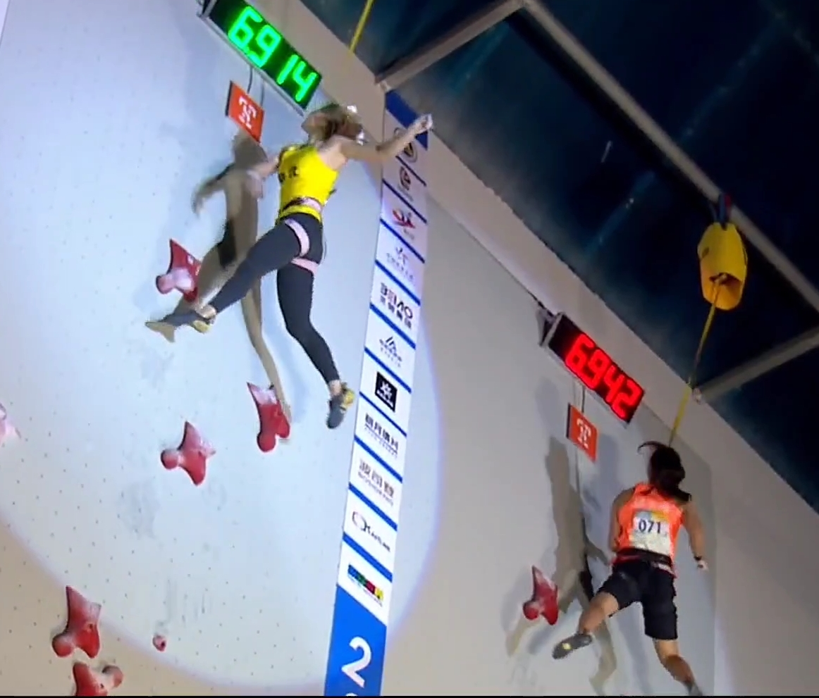 -体育赛事不断刷新记录，球员冲刺激动人心的简单介绍