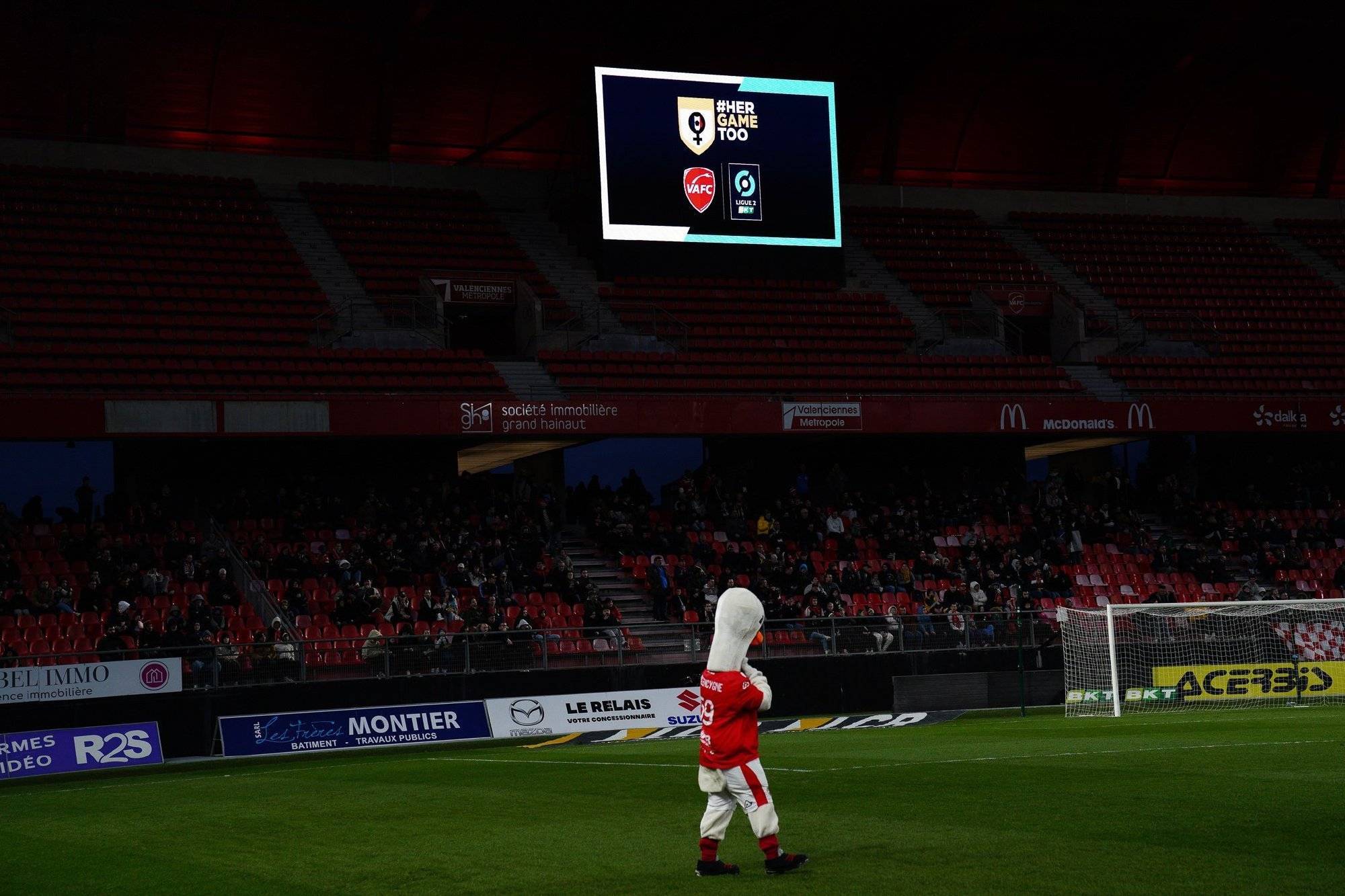 DB彩票试玩-瓦朗谢纳队在比赛中表现出色，提升排名