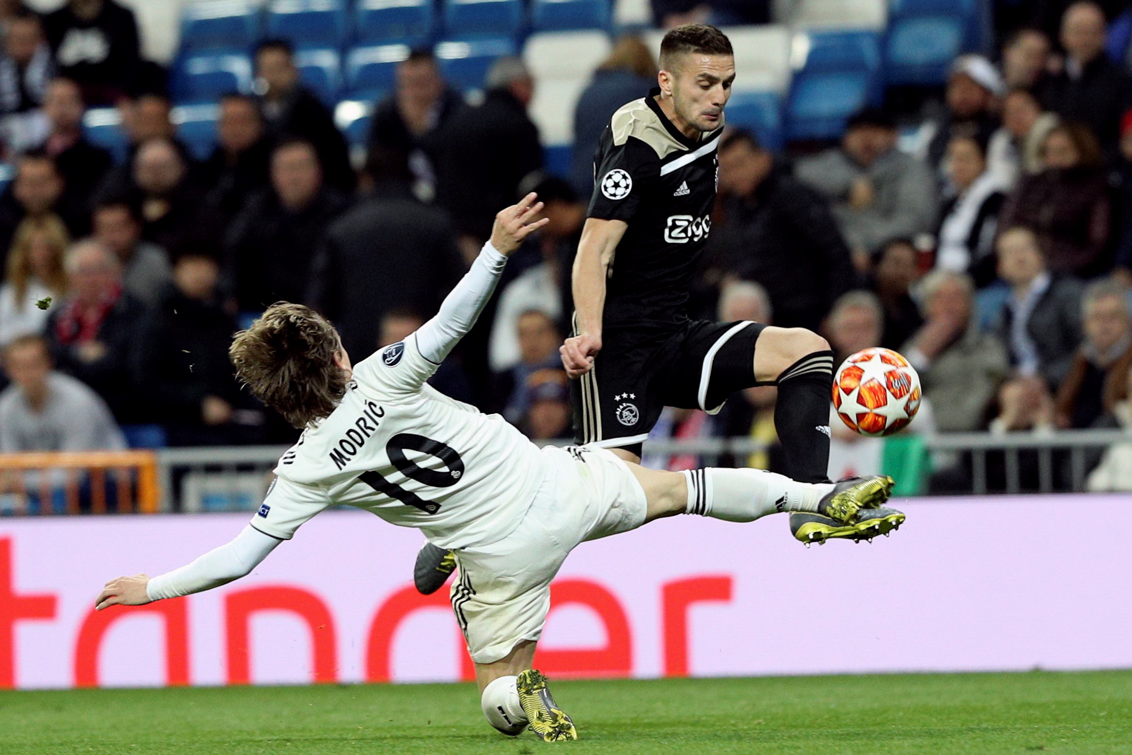 包含胜负之间：阿贾克斯对阵皇家马德里的词条