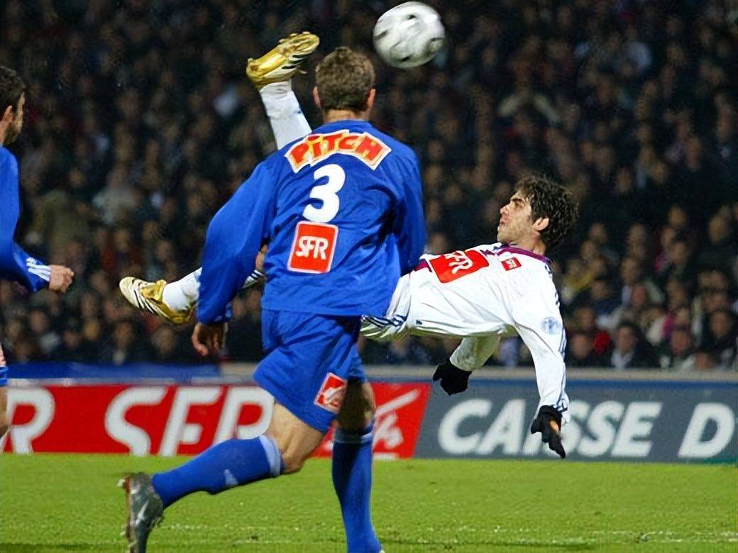 关于荷兰球队取得胜利，赛季前景光明的信息