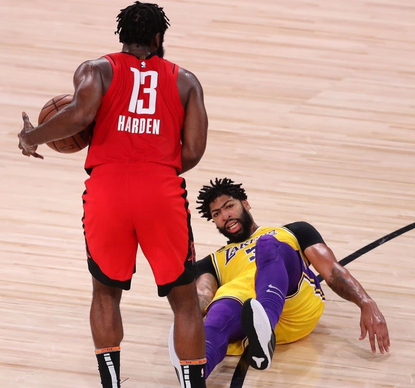 火箭遭遇吞枪困扰，失利湖人