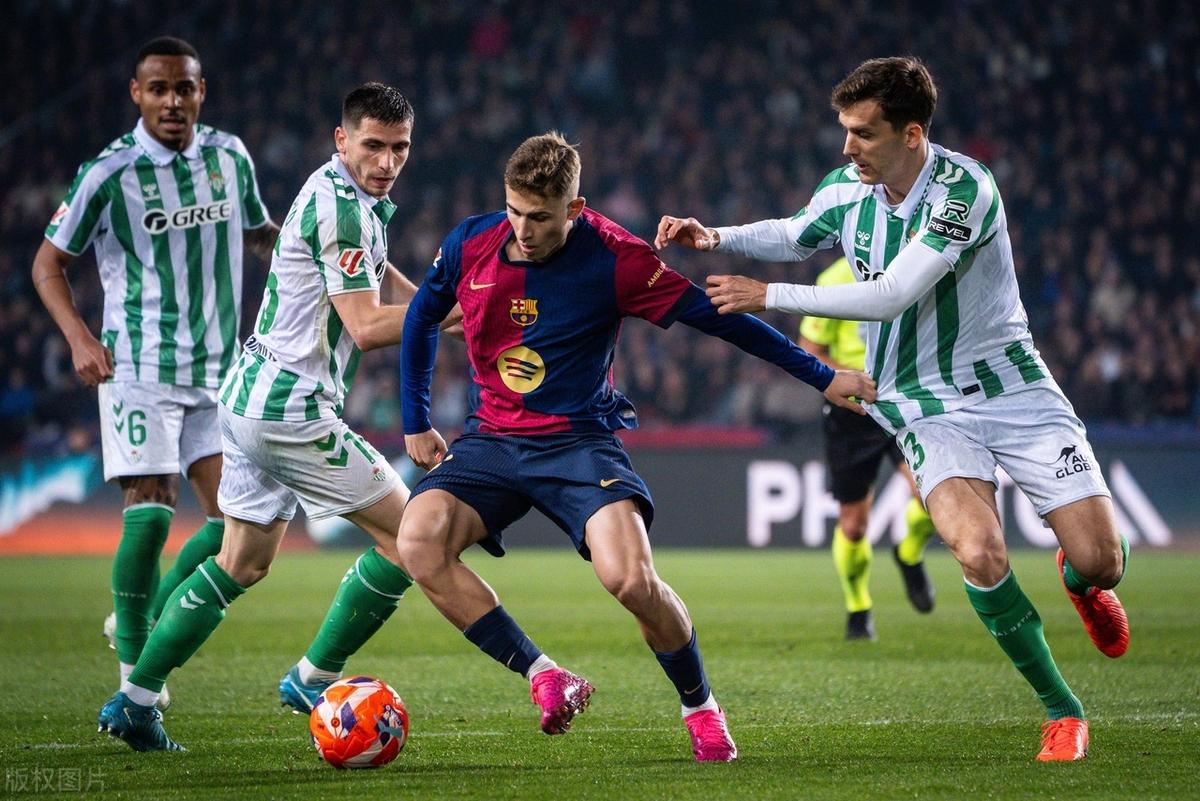 -不伦瑞克球员连场破门，为球队赢球