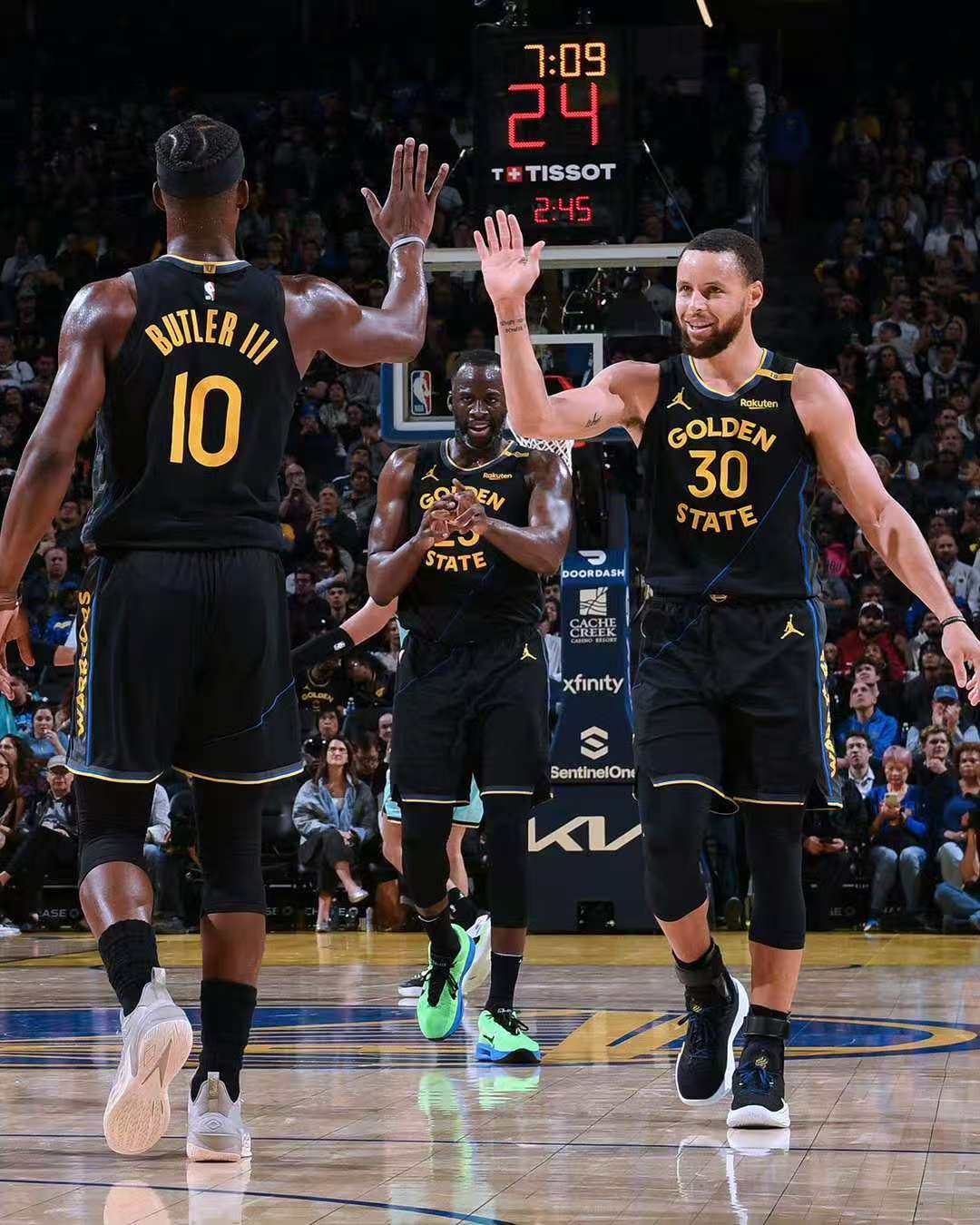 DB彩票入口-太阳大胜勇士，雷霆落败无助