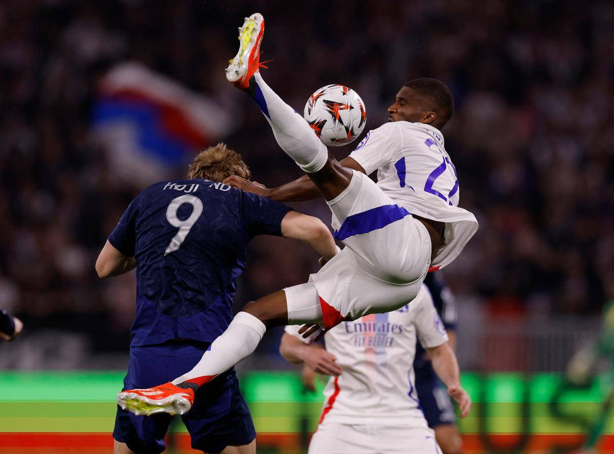 多宝彩票-里昂客场战胜蒙彼利埃，锁定前八席位