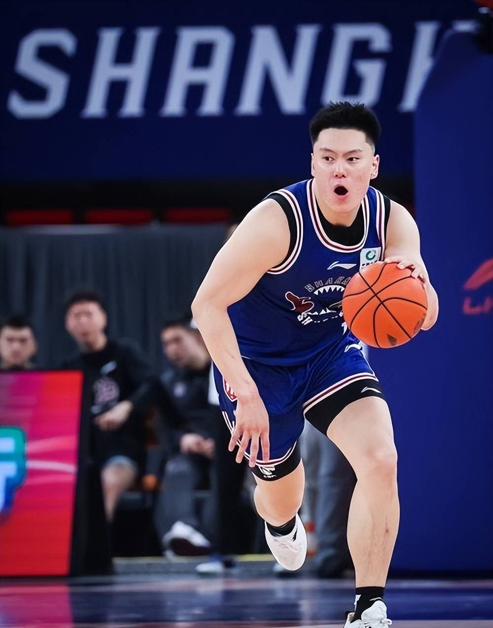 江苏男篮未能化险为夷,夺冠夙愿逐渐破灭 江苏男篮未能化险为夷,夺冠夙愿逐渐破灭