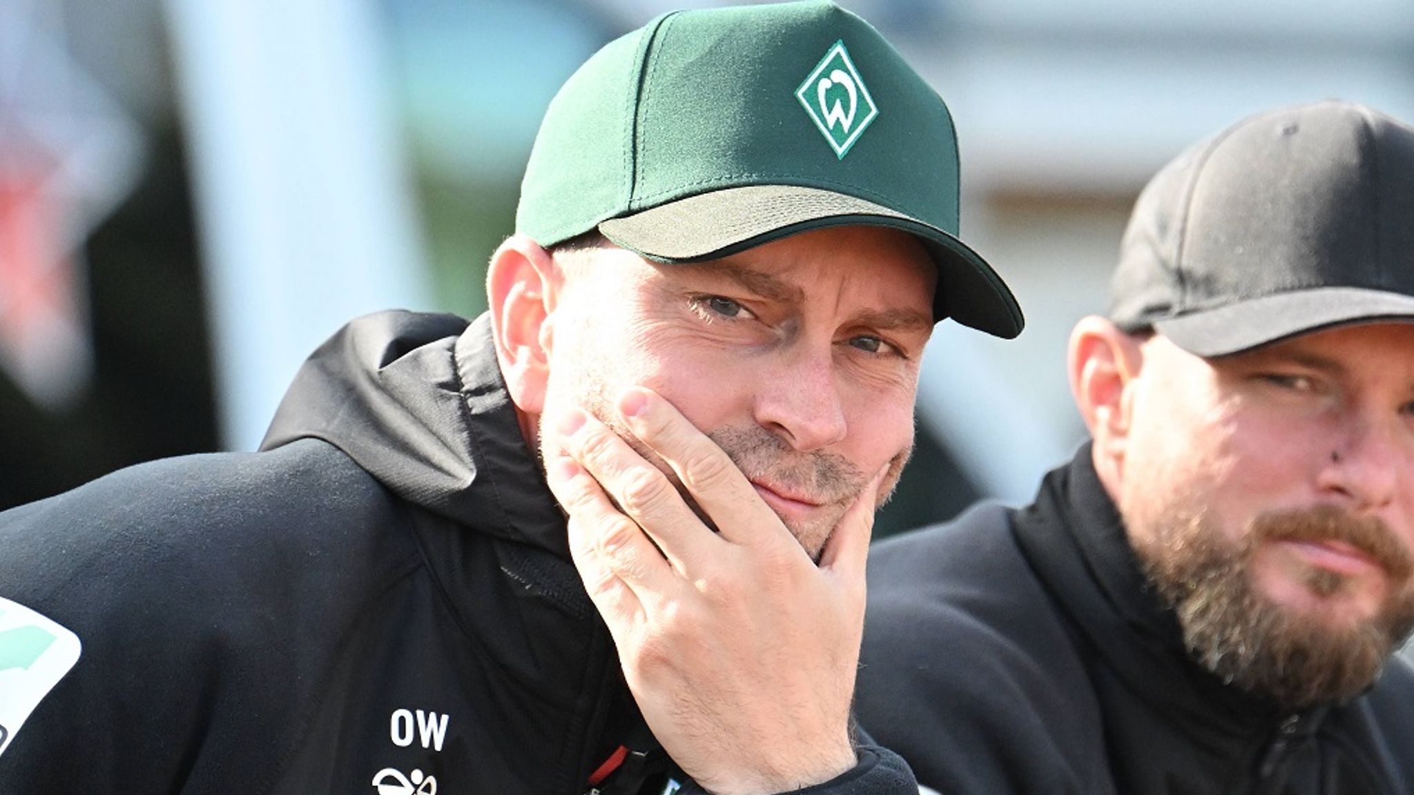 -不来梅主帅战术调整得当，球队逐渐找回状态